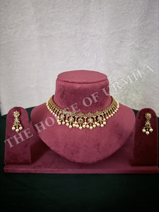 KAANTI - Scalloped Jadau Choker with Pearl Drops