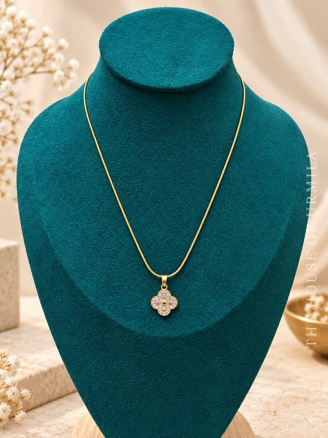 CHARVI — Anti Tarnish Clover Chain